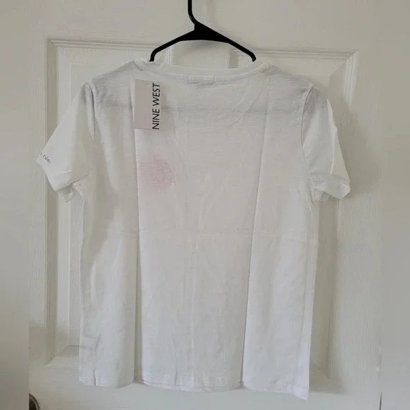 Nine West Embroidered Tee NWT - Picture 7 of 7